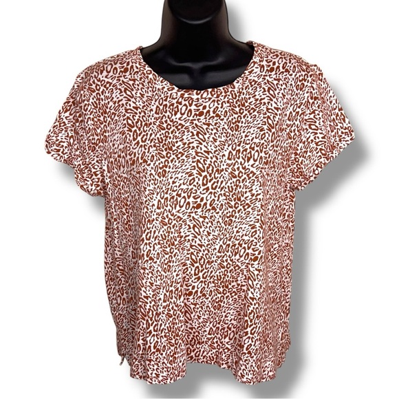 Medium Ann Taylor LOFT White Brick Leopard Print Short Sleeve Casual Comfortable - Picture 1 of 13